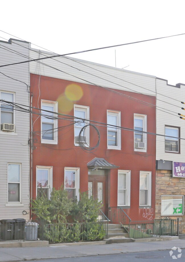Building Photo - 6815 Forest Ave