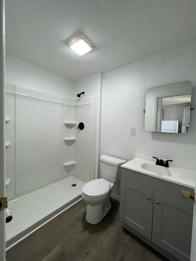 Baño - Apartamento 2 - 427 Saint Clair Ave