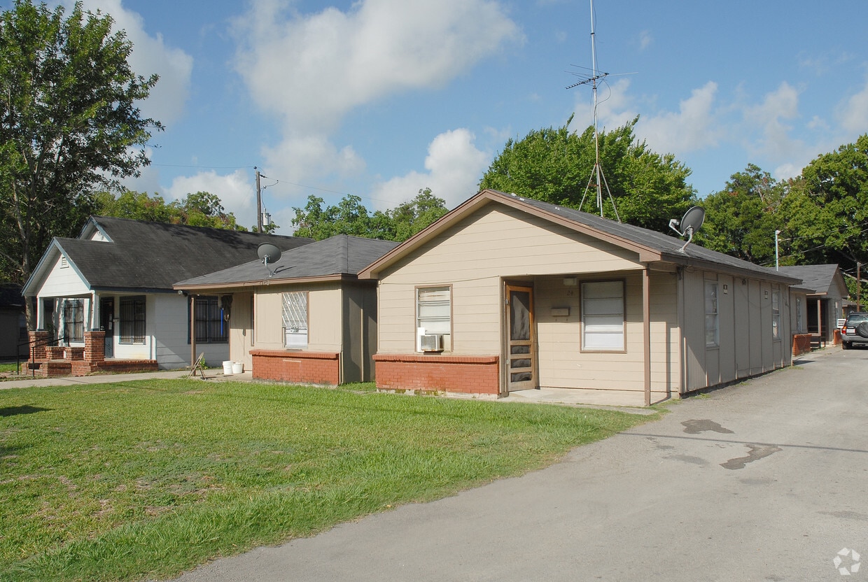 4121 Wipprecht ¡St. - Lavender Oaks