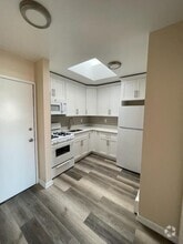 Building Photo - 72-23-7251 51st Dr