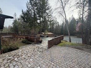 Building Photo - 7429 W Evans Creek Rd