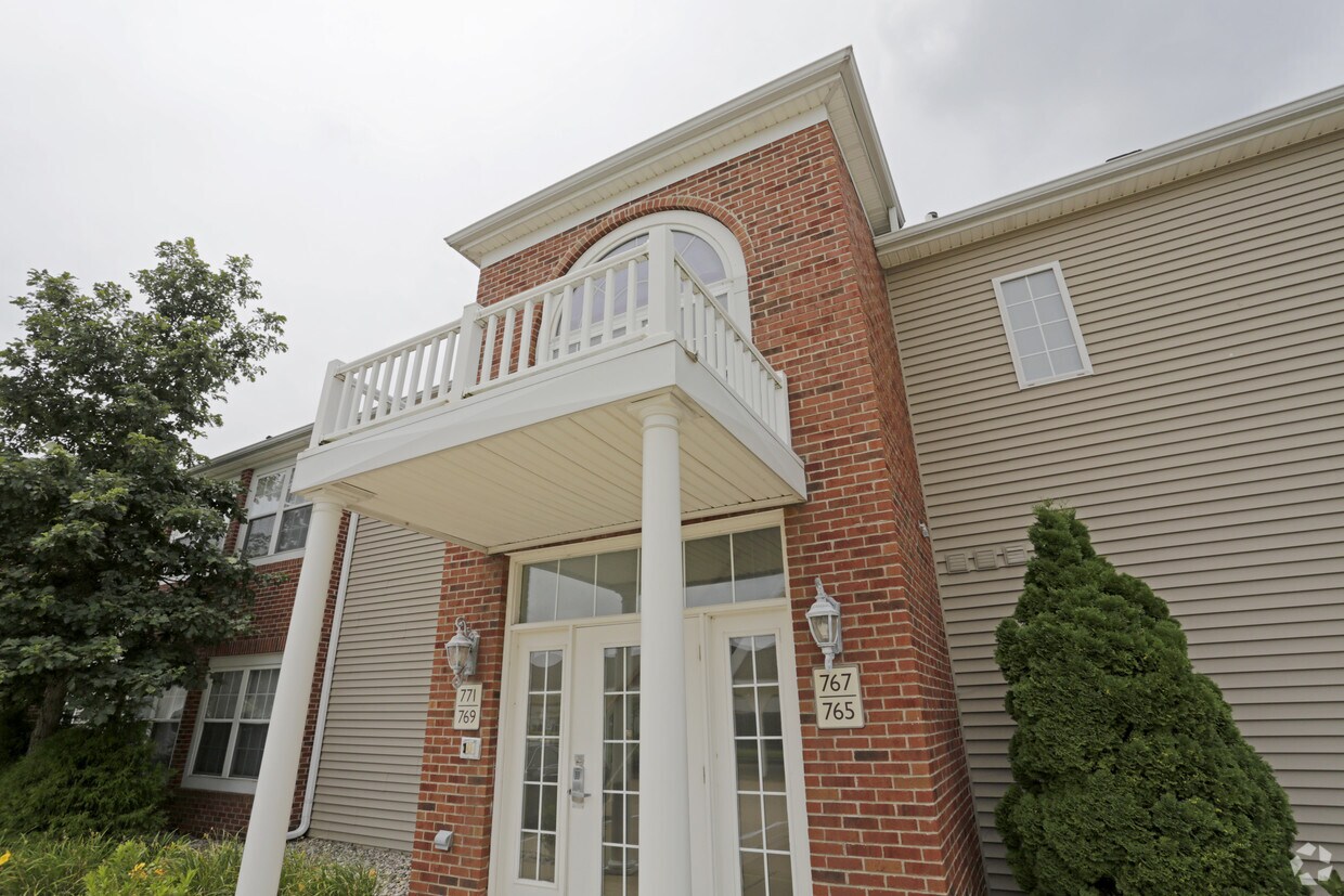 Primary Photo - Prestwick Point Apartments