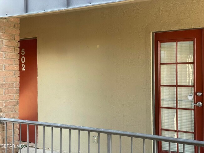 Building Photo - 4433 N Stanton St