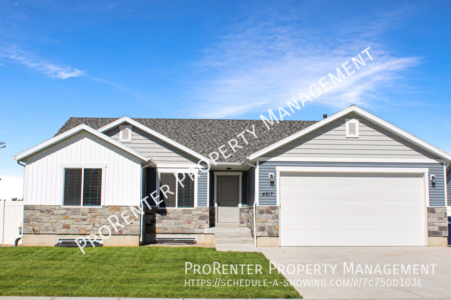 Primary Photo - Like New 5 Bed, 3 Bath Roy Home