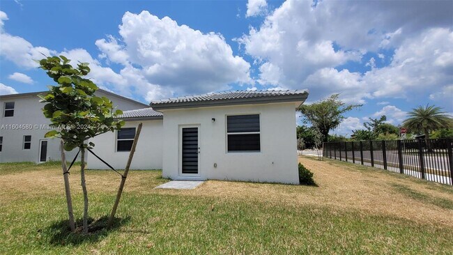 Building Photo - 16105 SW 149th Ave