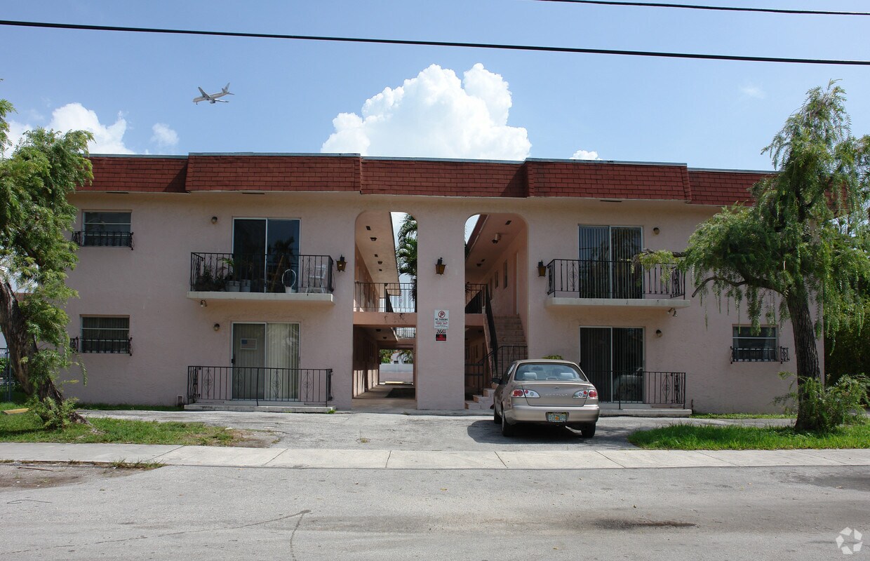 Primary Photo - 2661 SW 11th St