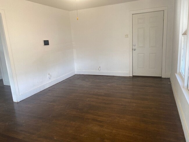 Building Photo - BIG SPRING TX - 2 Bed / 1 Bath home $900/m...