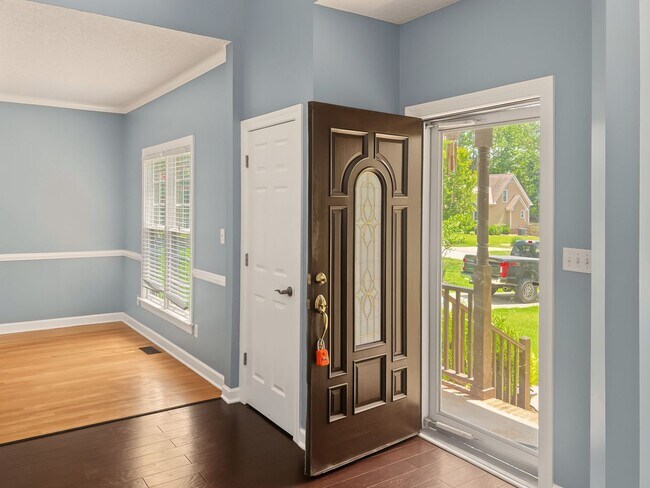 Foto del edificio - 3108 Summer Oaks Dr