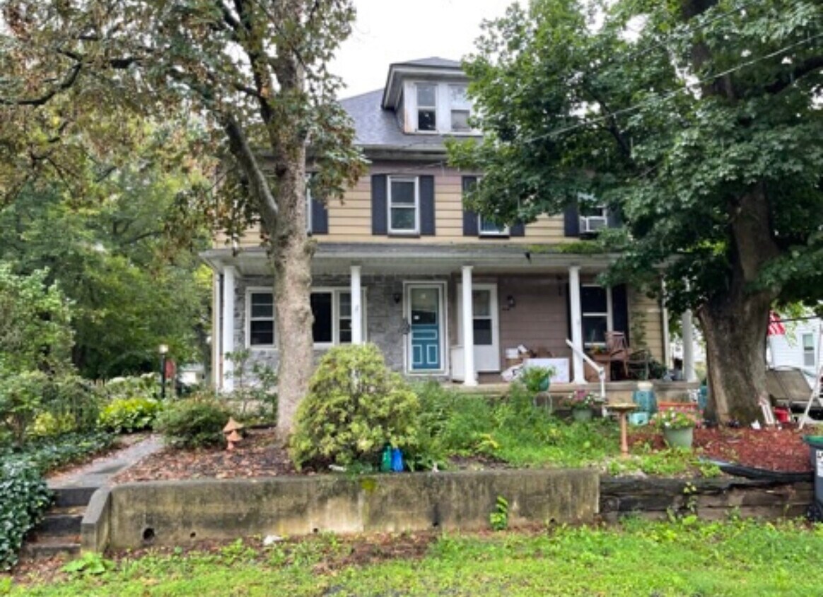 206 Edison Ave, Stewartsville, NJ 08886 House Rental in Stewartsville