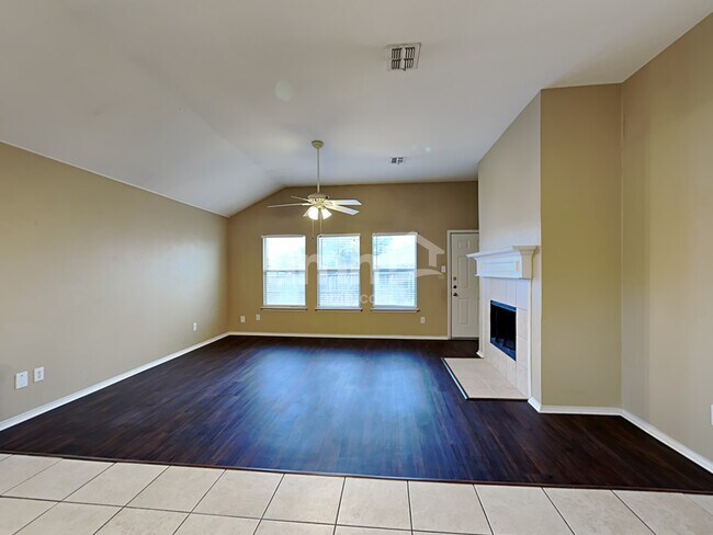Foto del edificio - 2601 Lakefield Drive