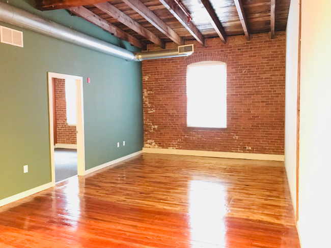 Building Photo - 425 N Prince St