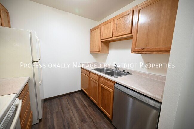 Building Photo - 240 Amber Trail