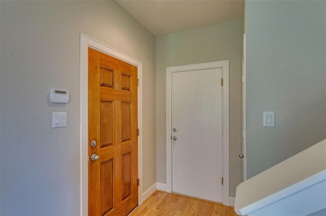 Foto del edificio - 612 E 38th St