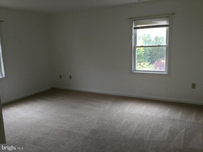 Building Photo - 245-K-7 Brandy Ct
