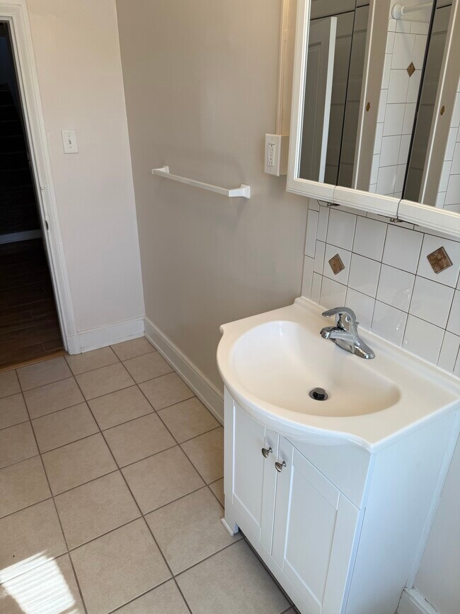 Foto del edificio - 49 E High St