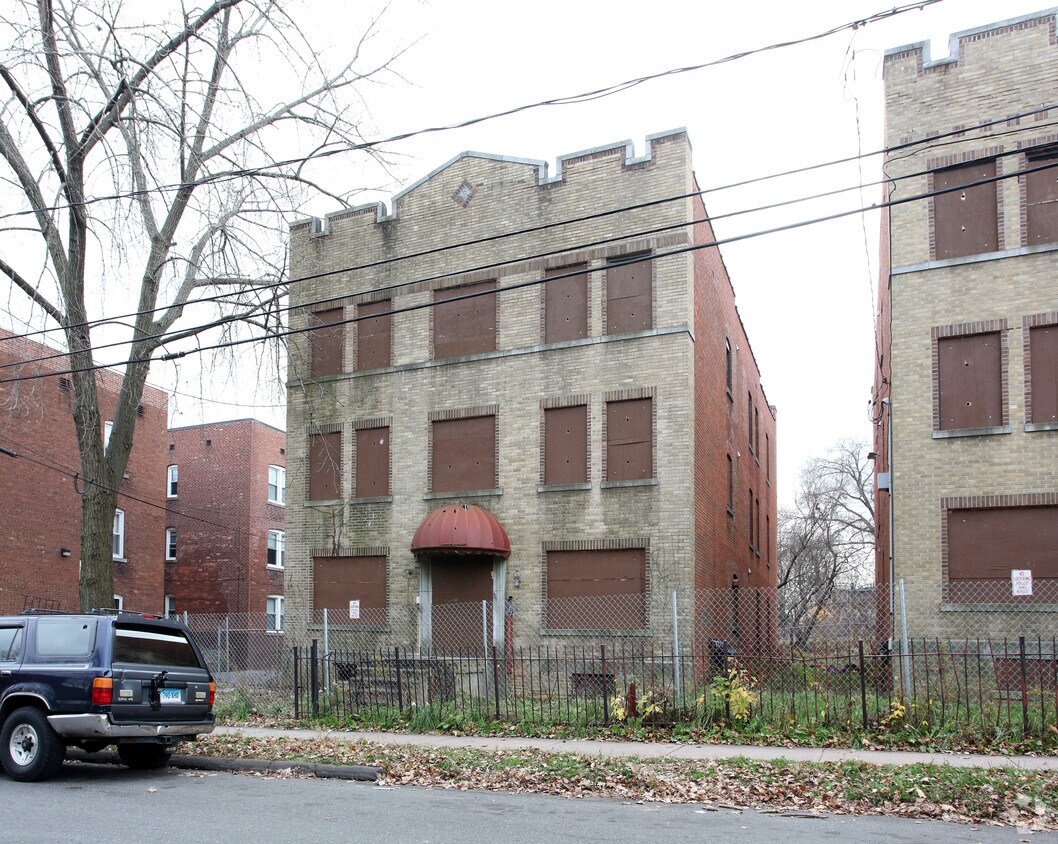 Primary Photo - 13 Nelson St