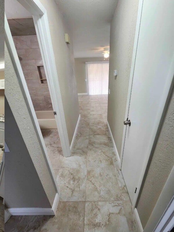 Foto del edificio - 5605 Struthers Ct