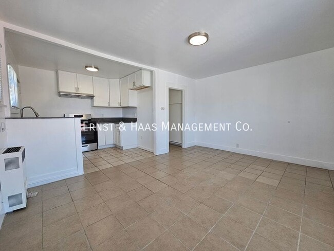 Foto del edificio - 1468 Alamitos Ave