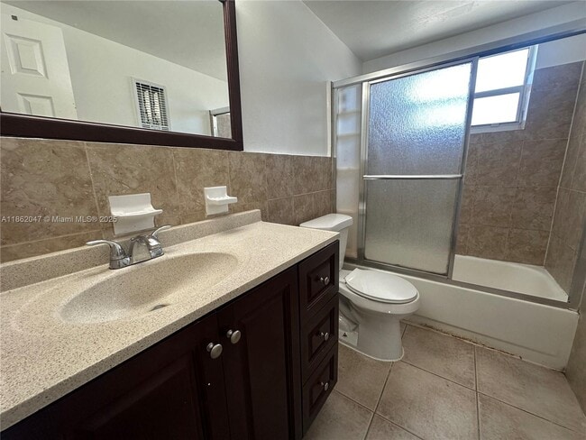 Foto del edificio - 5420 NE 22nd Terrace