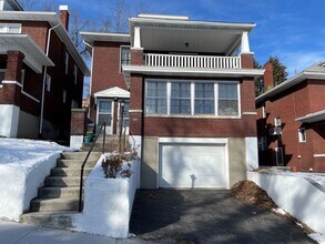 Building Photo - 827-829 Mt Royal Ave