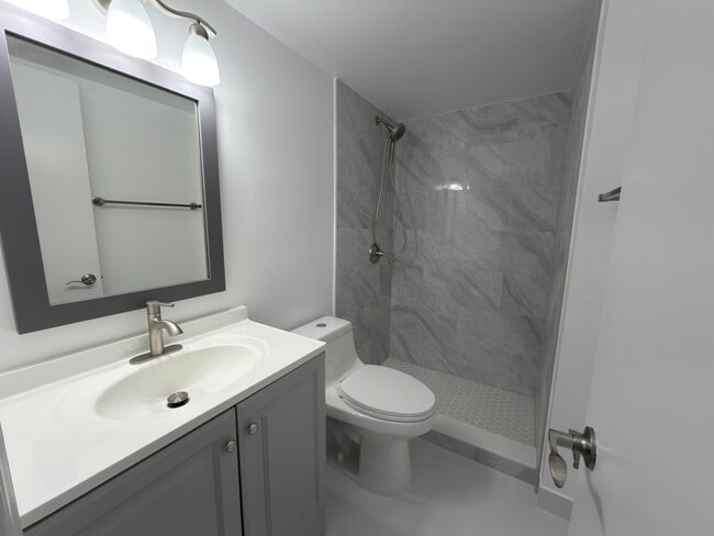 Building Photo - 9311 Orange Grove Dr