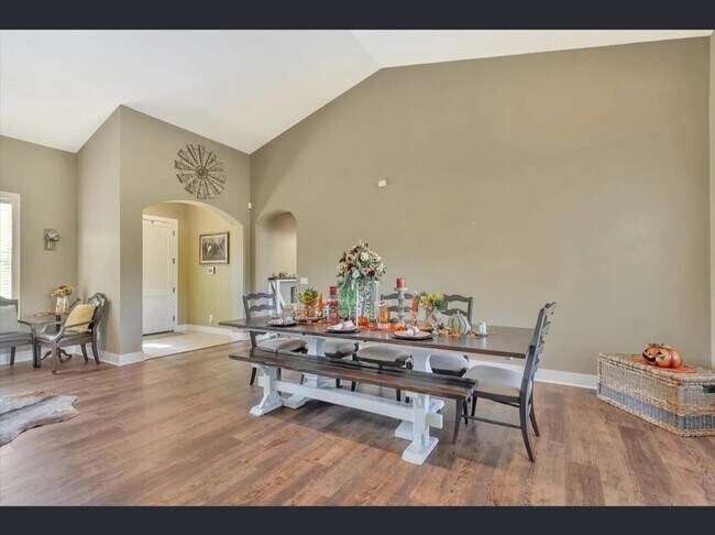 Building Photo - 46347 Opah Dr