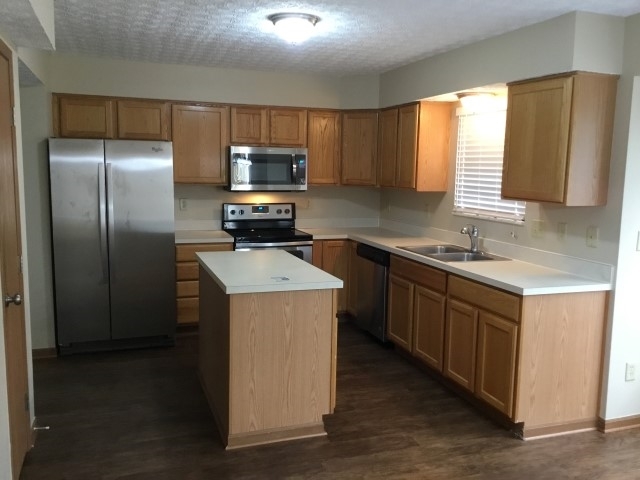 Building Photo - 8966 Coral Canyon Circle