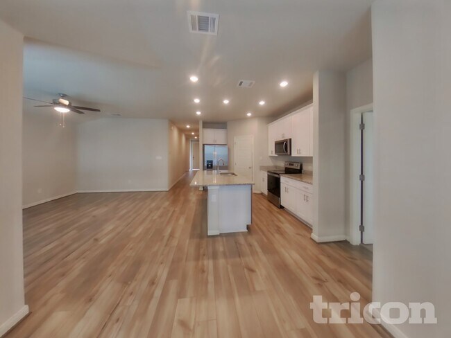 Foto del edificio - 13538 Paxton Blvd