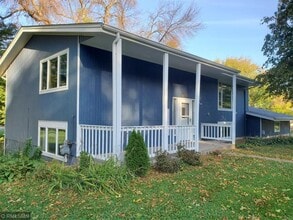 Building Photo - 2117 Fern Ln