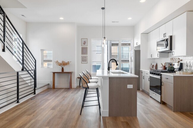 Foto del edificio - 5231 Eliot St
