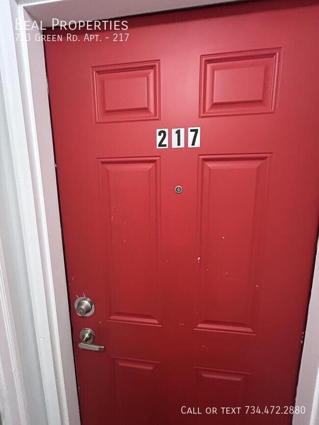 Foto del edificio - 723 Green Rd