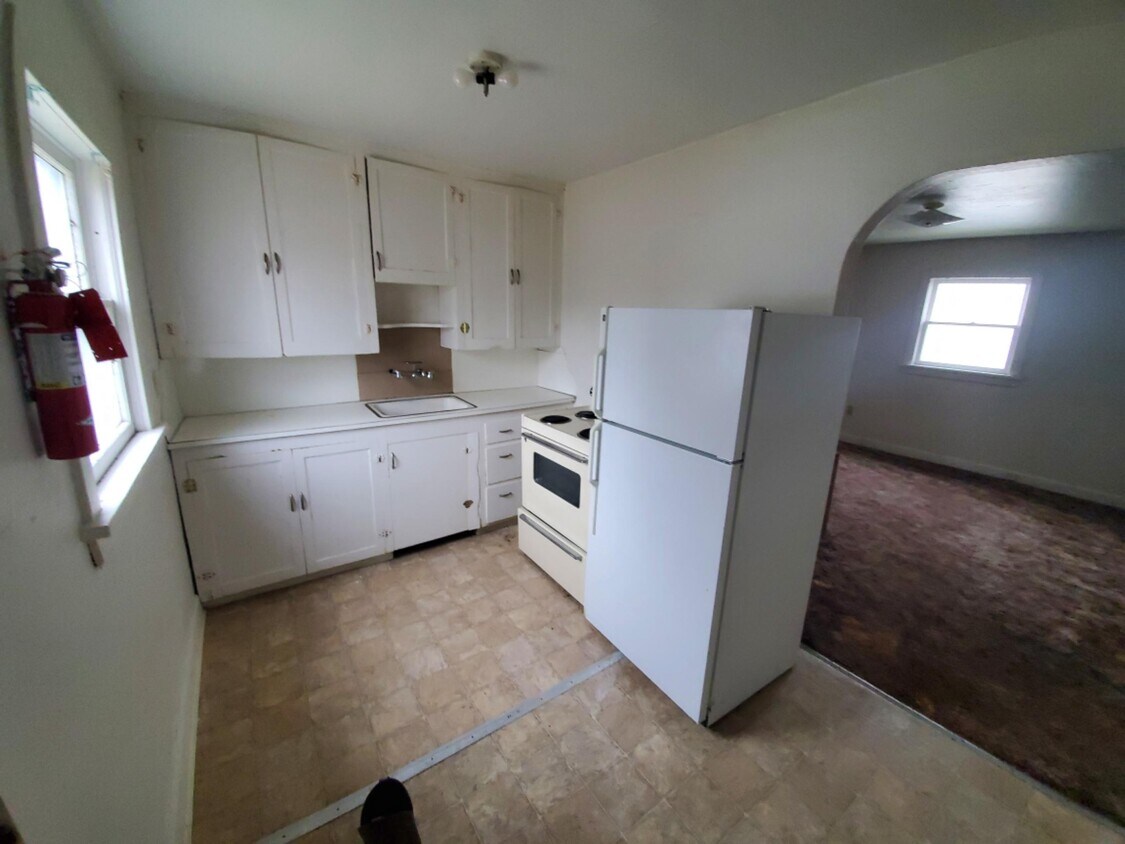 Kitchen - 414 N 16th Ave