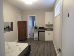 Building Photo - 56 Stormont Ave