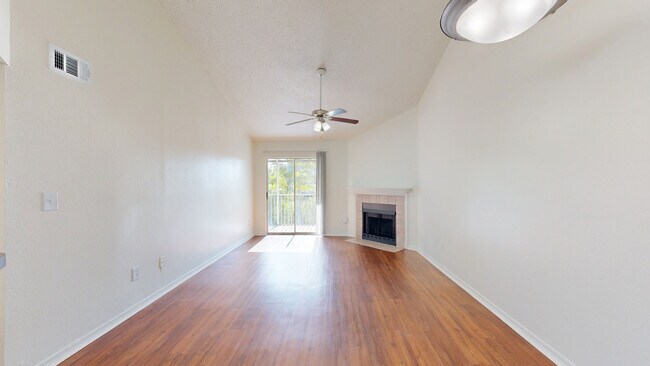 Interior Photo - Regatta Shores