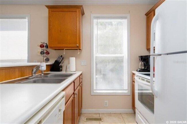 Foto del edificio - 2905 SW Archer Rd