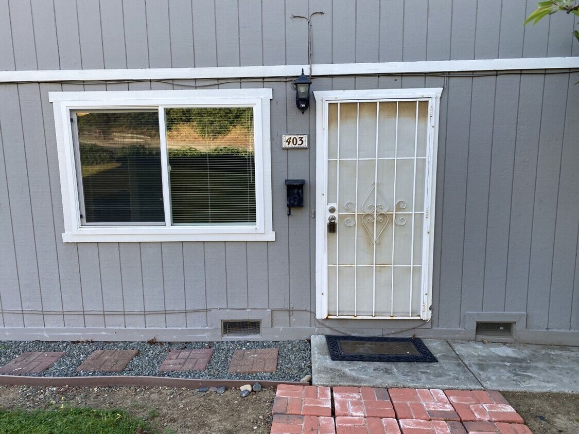 Primary Photo - Adorable 1 Bedroom, 1 Bath Unit