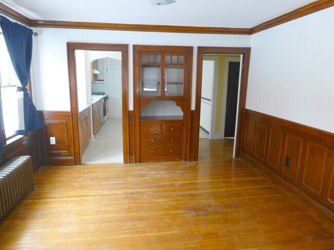 Building Photo - 10 Hatherly Rd