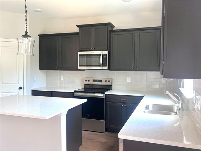 Foto del edificio - 4385 Easter Lily Ave