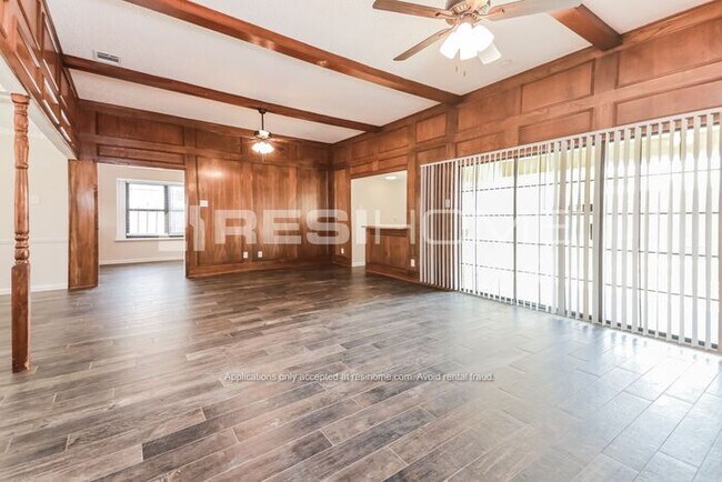 Building Photo - 4634 Burdock Drive