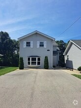 Building Photo - 409 Bluff St