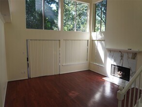 Building Photo - 31 N Lakeridge Cir