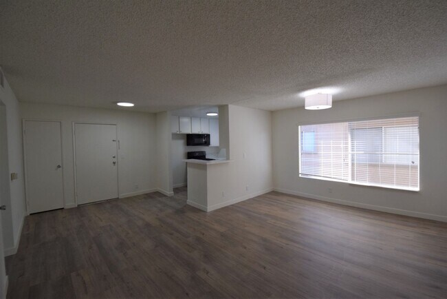 Foto del edificio - 21350 Parthenia St