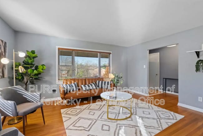 Photo - 2104 Tamarack Dr House