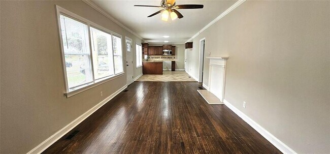 Foto del edificio - 1752 Parkhill Dr