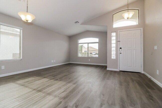 Foto del edificio - 1257 N 159th Ln