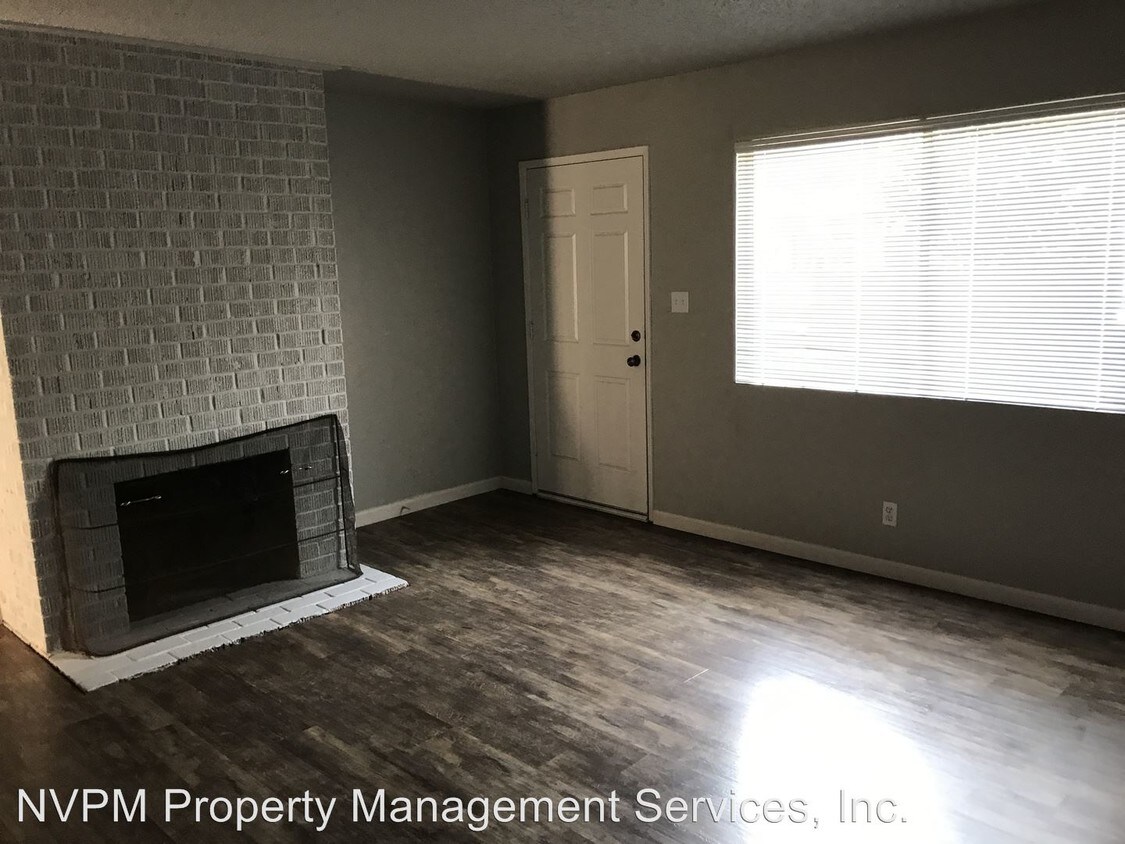 Primary Photo - 2440 Almandor Cir