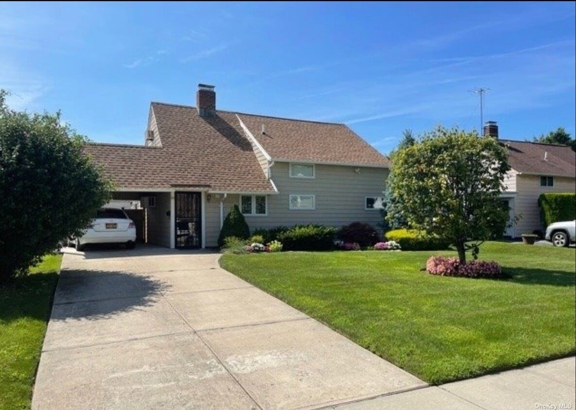 53 Acre Ln, Hicksville, NY 11801 House Rental in Hicksville, NY