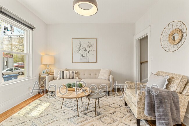 Foto del edificio - 3108 E 37th St