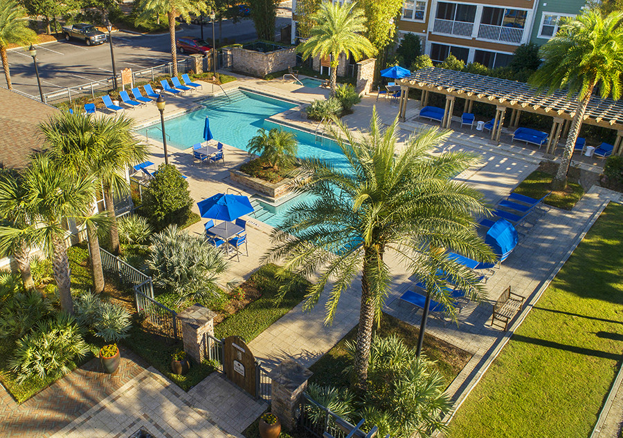 Piscina estilo resort - Coventry Park Apartments