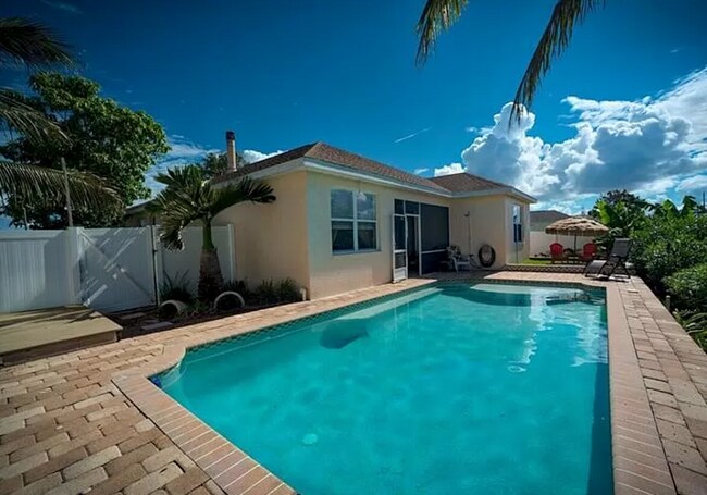 Photo - 6614 64th Terrace E House